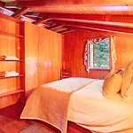Prázdninový dům Holzhaus - Fontes5 By Interhome *